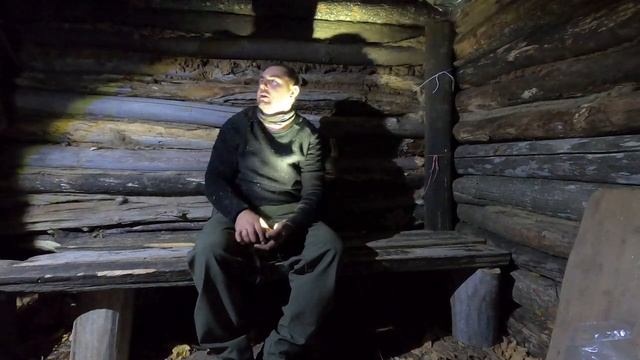 ЗЕМЛЯНКА У РЕКИ | ПРОДОЛЖАЮ СТРОИТЕЛЬСТВО | НЕИЗВЕСТНЫЙ ГОСТЬ ПОМОГАЕТ СТРОИТЬ..LIVE In The DUGOUT