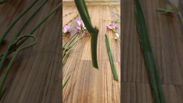 Spring flower arrangement for decorating the dining table and at home смотреть онлайн