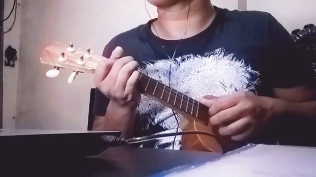 Bleeding love - ukelele cover смотреть онлайн