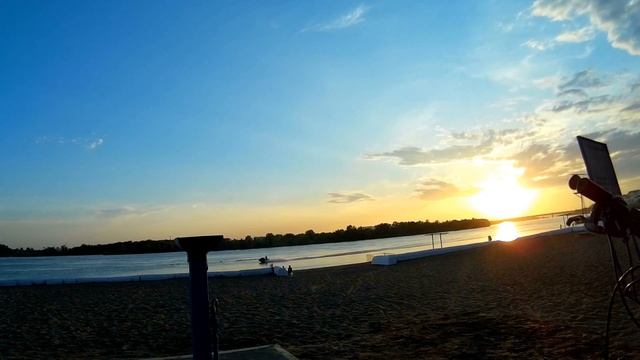 Куйбышевский пляж на закате смотреть онлайн