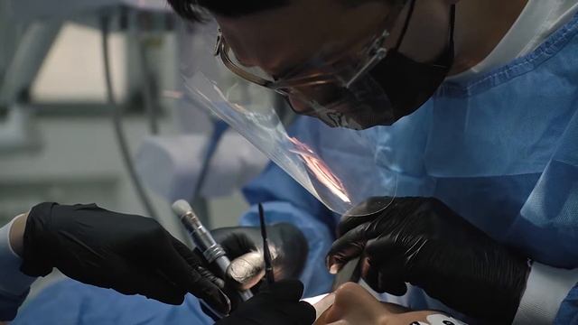 Удаление зачатков зубов мудрости в медикаментозном сне. Трегуб Эдуард Викторович. смотреть онлайн