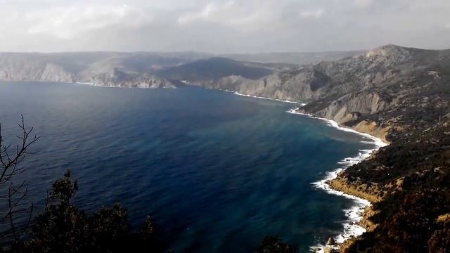 КРЫМ: красота прибоя и вид на пляжи Инжир, Золотой и Ближний в Балаклаве смотреть онлайн