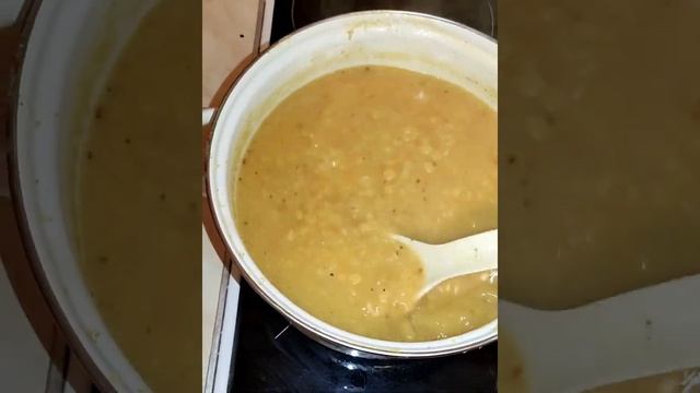 Гороховый суп-пюрре с пшеничными сухарями ?