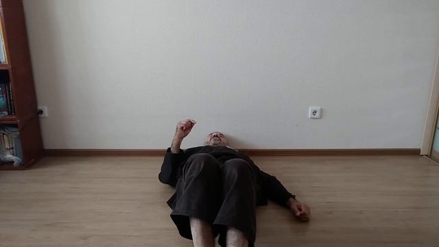 №30. Зыонгшинь. Позы «Свеча» («Березка»), «Покоя» («Шавасана»).