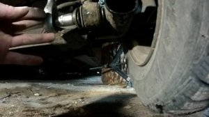 СТУК ЗАДНЕЙ СТОЙКИ. как устронить