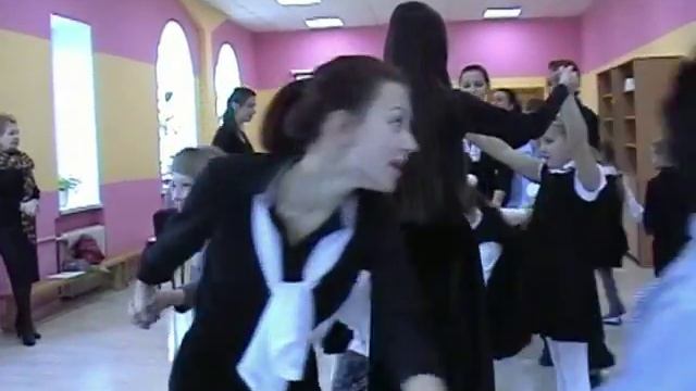 Фрагменты урока музыки "Обычаи и традиции в России. Русская осень" смотреть онлайн