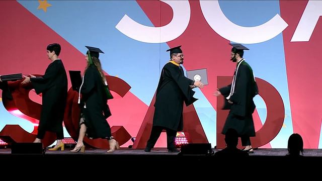 SCAD Commencement 2022 - Presentation of Degrees: Schools of Design and Fashion (Savannah) смотреть онлайн