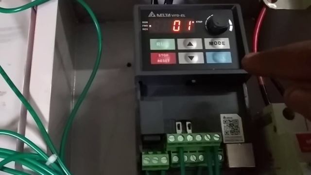 DELTA VFD PROGRAMMING | HOW TO SET PARAMETER | EXTERNAL SWITCH & Potentiometer смотреть онлайн