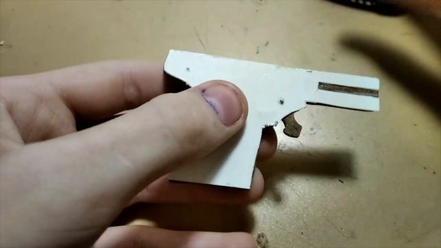 Как сделать пистолет Colibri из дерева смотреть онлайн
