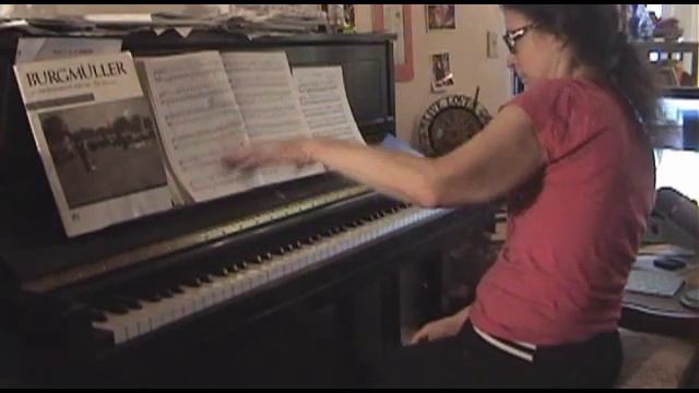 Skype Piano Lesson to Greece: Clementi Sonatina in G, Op. 36 no. 5, Presto смотреть онлайн