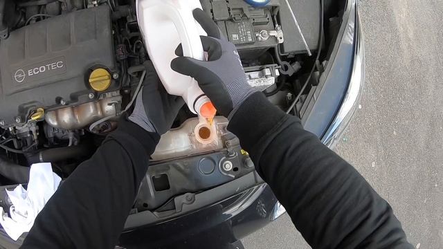 PKW Kühlflüssigkeit kontrollieren und nachfüllen Opel Corsa E Motor Kühlerfrostschutz Anleitung смотреть онлайн