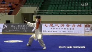 Удивительно красивое выступление с веером.Ушу.