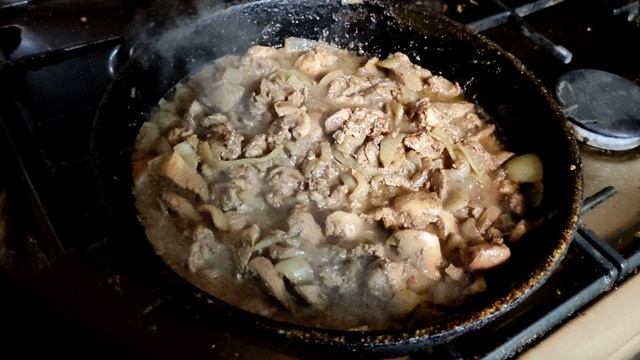 Куриная печень тушёная с луком - Вкусный рецепт готовится быстро смотреть онлайн