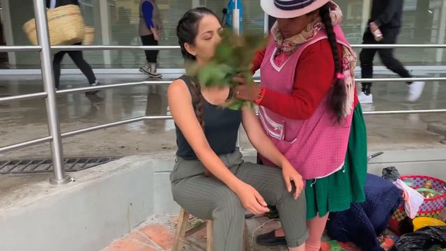 ASMR Relaxing Massage with Spiritual Cleansing by Doña Rosalia (Limpia Espiritual) in Ecua смотреть онлайн