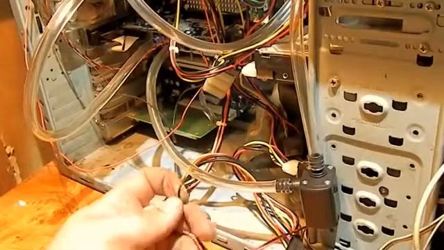 Самодельное водяное охлаждение компьютера CPU GPU water Сделай сам смотреть онлайн