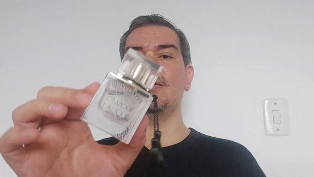 PERFUME L'AMOUR ( LALIQUE ) RESENHA
