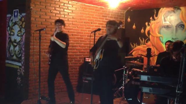 Popurrí 1. Ale Baumgarten y su Red&Blue 04/Ago/12 Deja Vu Bar смотреть онлайн