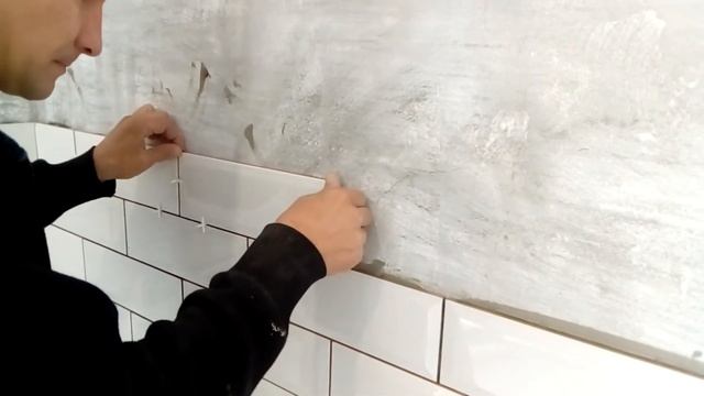 укладка плитки, на стену, фартук своми руками, технологии укладки плиткм 2018 смотреть онлайн