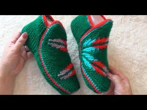 Тапочки «Зеленая поляна» Размер 38-39. Пряжа 133 м 50 гр. Спицы 3