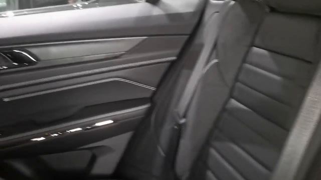 2022 Lynk & Co 01 EM-F in-depth Walkaround смотреть онлайн