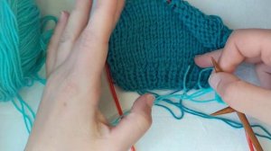 1. Джемпер лицевой гладью спицами. Вязание для начинающих. Поэтапно.