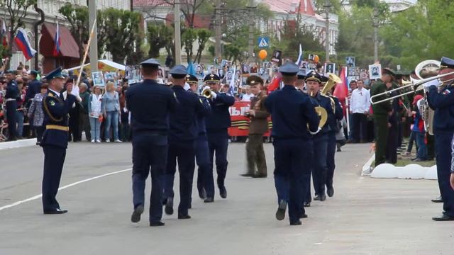 Выступление военного оркестра в "День Победы". Город Камышин. 9.05.2017. смотреть онлайн