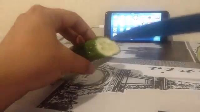 Как зарядить Айфон без розетки! смотреть онлайн