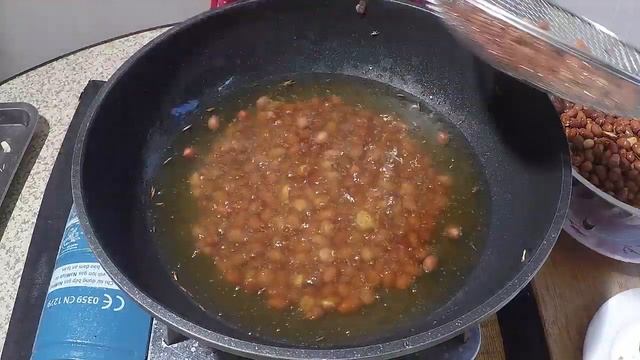 Deep Fry Peanuts with Lemon grass and Kaffir Lime Leaves смотреть онлайн