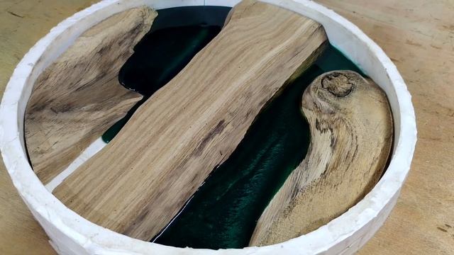 Силиконовая форма для заливки часов из дерева и эпоксидной смолы смотреть онлайн