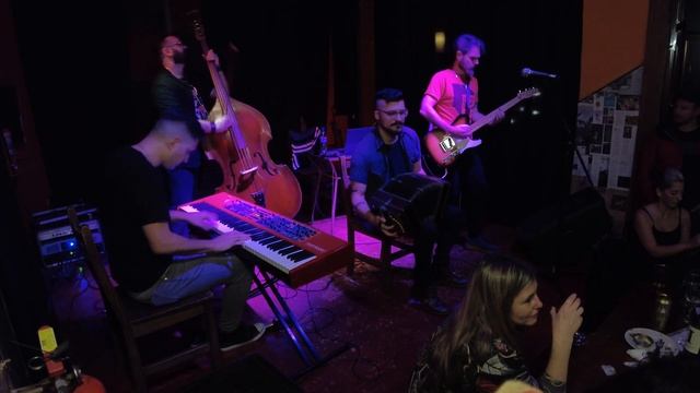 EL CACHIVACHE - Bailan Gaston Torelli y Gri Montanaro en La Cachivacheria Milonga - Todo Tango смотреть онлайн