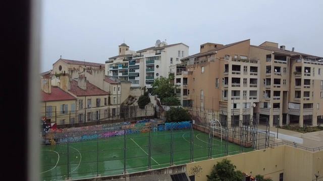 Marseille - the weirdest street performance and the best place to watch the sunset. смотреть онлайн