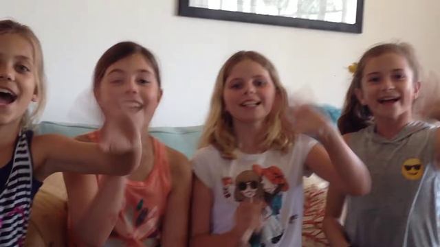 Introducing Grace and Stella смотреть онлайн