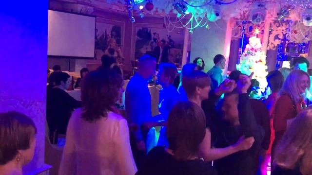 Новый год 2018 в ресторане в "Версаль" Королев! смотреть онлайн