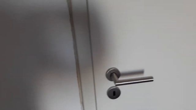 Deutschland .30851 Door installation in Germany. смотреть онлайн
