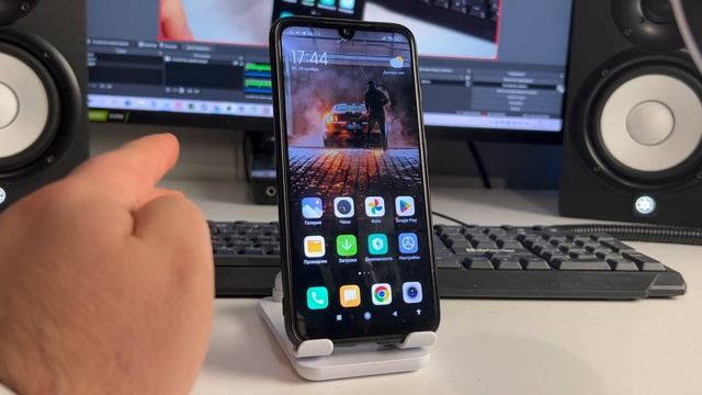 Что делать если телефон работает сам по себе? смотреть онлайн