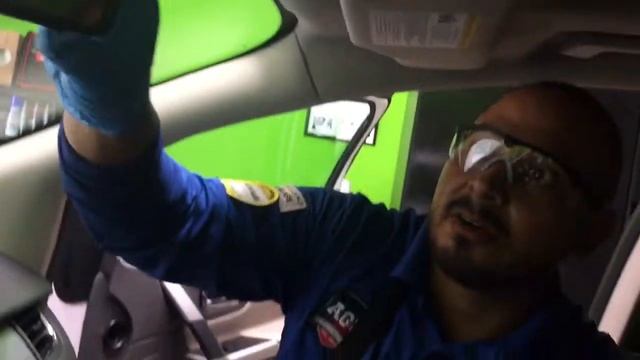 2007-2014 Ford Edge Windshield replacement and rear view mirror bracket fix смотреть онлайн