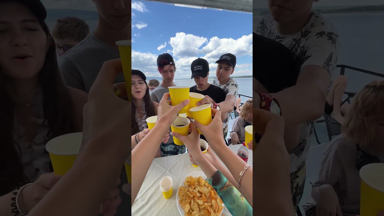 ВЕЧЕРИНКА В ЛАГЕРЕ PEOPLE SCHOOL смотреть онлайн