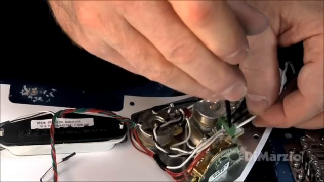 Japanese Subtitled-How to Install the New DiMarzio Solderless Strat Pickguard смотреть онлайн