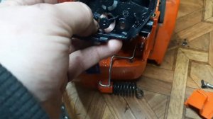 husqvarna 120.не заводится после простоя.заливает свечу.