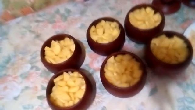 Картошечка с мясом в горшочках.