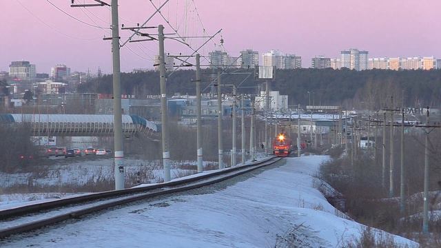 "Горэлка". ЭТ2М-076 сообщением Екатеринбург-Сорт. - Керамик с опозданием на 7 минут смотреть онлайн