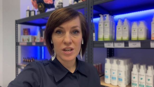 В чем отличие профессиональной косметики от косметики масс маркет? смотреть онлайн