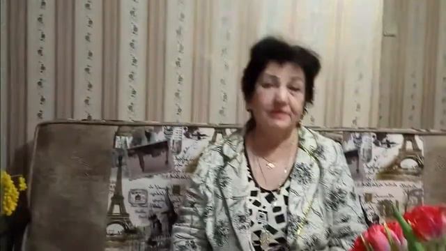 Бабушка поздравляет с 8 Марта# смотреть онлайн