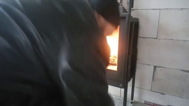 Первая растопка камина Мета Эльба 700П смотреть онлайн
