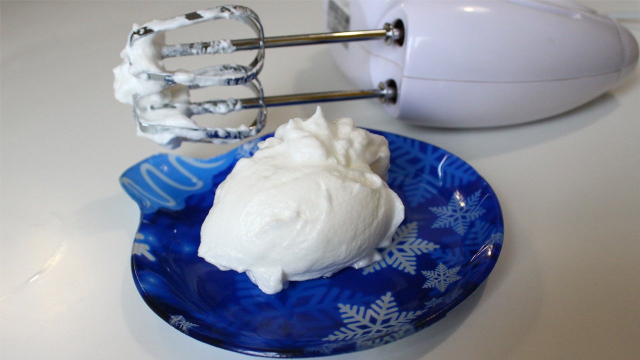 Как взбить белки в густую пену миксером смотреть онлайн