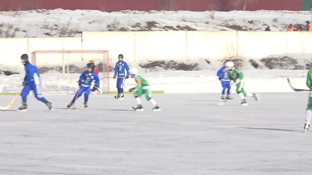 В Усть-Куте состоялся турнир по хоккею с мячом на призы ИНК. смотреть онлайн