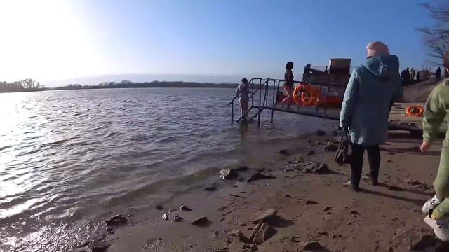 КУПАНИЕ НА КРЕЩЕНИЕ. 19.01.2023 г. смотреть онлайн