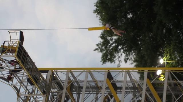 Sarah Bungee Jump - Pigeon Forge 2013 смотреть онлайн