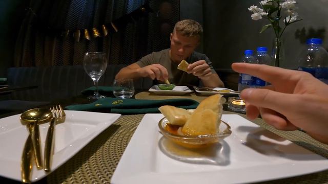 Fine Dining in Pakistan with Kurt Caz 🇵🇰 смотреть онлайн