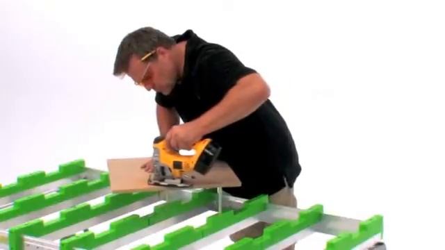 Верстак и распиловочный стол - портативный рабочий стол BenchMark для домашней мастерской смотреть онлайн